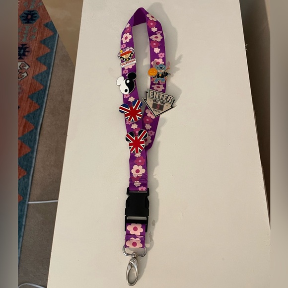 Disney and Universal Trading Pin Lot of 6 Pins On Purple Flower Landyard - Picture 2 of 4